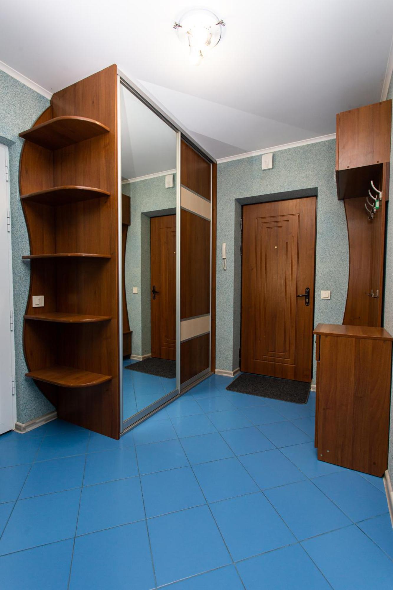 Центр. Вул. Родини Барвінських Ternopil Ngoại thất bức ảnh